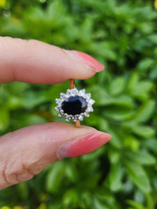 A7656: Vintage; 18ct Gold French Blue Sapphire 14 Diamonds Cluster Ring-neat, petite, sparkly