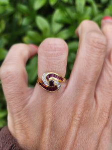 A7648: Vintage: Striking 18ct Gold Ruby Baguette Cut Diamonds Cocktail Ring- Mesmeric sparkle