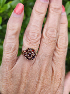 A7547:Vintage: (1976) 9ct Gold Garnets Geometric Set Cluster Ring- FAB at 48