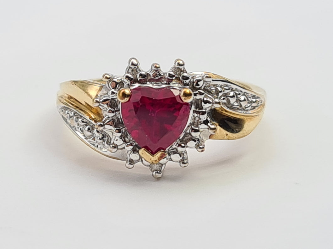 A7726: Vintage: 9ct Gold Heart Cut Ruby Diamonds Dress Ring- cute, sparkly, lovely combination