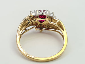 A7726: Vintage: 9ct Gold Heart Cut Ruby Diamonds Dress Ring- cute, sparkly, lovely combination