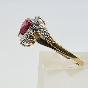 A7726: Vintage: 9ct Gold Heart Cut Ruby Diamonds Dress Ring- cute, sparkly, lovely combination