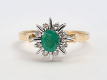 Load image into Gallery viewer, A7701: Vintage: petite, Vivid 18ct Gold Emerald 8 Diamonds &quot;Starburst&quot; Ring- lovely example of a timeless classic
