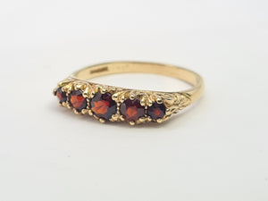 7752: Vintage; 9ct Gold 5 Rich Red Garnets Stacker/Dress Ring