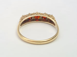 7752: Vintage; 9ct Gold 5 Rich Red Garnets Stacker/Dress Ring