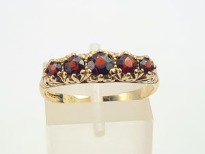 7752: Vintage; 9ct Gold 5 Rich Red Garnets Stacker/Dress Ring