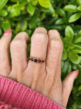 Cargar imagen en el visor de la galería, 7752: Vintage; 9ct Gold 5 Rich Red Garnets Stacker/Dress Ring
