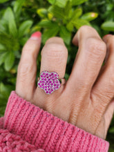 Cargar imagen en el visor de la galería, A7737: Vintage: Exquisite 18 White Gold 65 Pink Rubies Cocktail Ring- elegant sophistication
