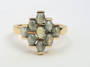 A7761: Vintage: 9ct Gold 9 Chrysoberyl Cats Eyes Geometric Set Ring- a rare find