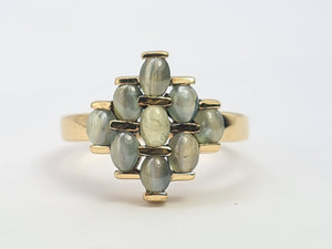 A7761: Vintage: 9ct Gold 9 Chrysoberyl Cats Eyes Geometric Set Ring- a rare find