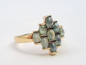 A7761: Vintage: 9ct Gold 9 Chrysoberyl Cats Eyes Geometric Set Ring- a rare find