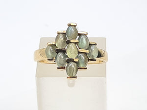 A7761: Vintage: 9ct Gold 9 Chrysoberyl Cats Eyes Geometric Set Ring- a rare find