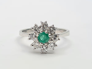 A9045: Vintage: (1978) Exceptional Diamonds Emerald Flower head Ring- absolutely exquisite