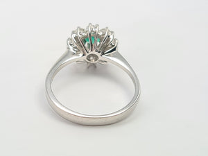 A9045: Vintage: (1978) Exceptional Diamonds Emerald Flower head Ring- absolutely exquisite