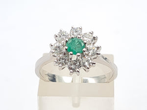 A9045: Vintage: (1978) Exceptional Diamonds Emerald Flower head Ring- absolutely exquisite