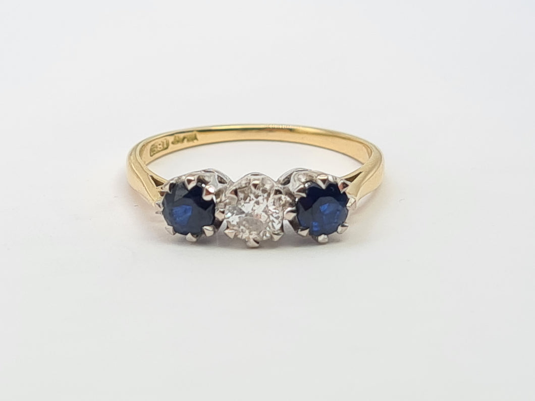 9051: Vintage: 18ct Gold Platinum French Blue Sapphires Round Full Cut Diamond Ring- elegant, exquisite, sparkling