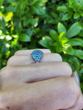 Cargar imagen en el visor de la galería, A7697: Vintage &amp; Rare: 9ct White Gold 23 Blue Aquamarines geometric Set Cocktail Ring- a sensation
