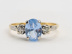 A7716: Vintage; 18ct Gold Platinum Set Blue Aquamarine Twin Diamonds Ring- old and beautiful