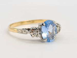 A7716: Vintage; 18ct Gold Platinum Set Blue Aquamarine Twin Diamonds Ring- old and beautiful