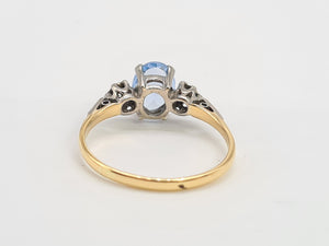 A7716: Vintage; 18ct Gold Platinum Set Blue Aquamarine Twin Diamonds Ring- old and beautiful