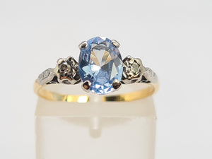 A7716: Vintage; 18ct Gold Platinum Set Blue Aquamarine Twin Diamonds Ring- old and beautiful