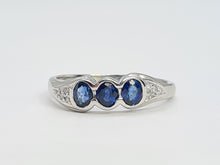 Load image into Gallery viewer, A7746: Vintage: 18ct White Gold Cornflower Blues Sapphires Diamonds Dress Ring- crisp, clean, sparkling
