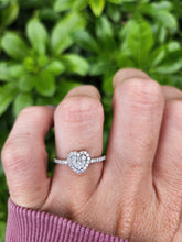 Cargar imagen en el visor de la galería, A7675: Vintage: 18ct White Gold Diamonds Encrusted Heart Shaped Ring- simply delightful
