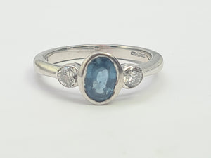 A8003- Vintage: 18ct White Gold Ceylon Blue Sapphire Diamonds Ring- "three stone straight" classic design, gorgeous stones