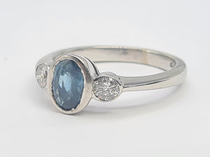 A8003- Vintage: 18ct White Gold Ceylon Blue Sapphire Diamonds Ring- "three stone straight" classic design, gorgeous stones