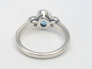 A8003- Vintage: 18ct White Gold Ceylon Blue Sapphire Diamonds Ring- "three stone straight" classic design, gorgeous stones