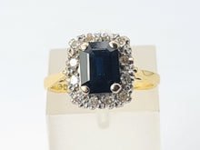 Cargar imagen en el visor de la galería, 9065: Vintage: 18ct Gold Blue Sapphire (2ct) Diamonds Art Deco Style Ring-
