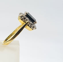 Cargar imagen en el visor de la galería, 9065: Vintage: 18ct Gold Blue Sapphire (2ct) Diamonds Art Deco Style Ring-
