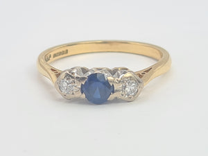 A9092: Vintage: 18ct Gold Cornflower Blue Sapphire Diamonds Ring- "3 stone straight"- lovely quality-