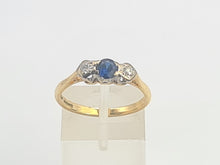 Load image into Gallery viewer, A9092: Vintage: 18ct Gold Cornflower Blue Sapphire Diamonds Ring- &quot;3 stone straight&quot;- lovely quality-
