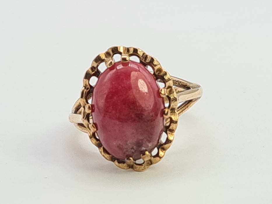 6120: Vintage: (1970) Rare 9ct Gold  "Carbuncle" Red Agate Ring- FAB at 55!