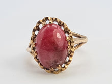 Load image into Gallery viewer, A8046: Vintage: (1970) Rare 9ct Gold cabochon Cut &quot;Carbuncle&quot; Red Agate Ring- FAB at 54!-
