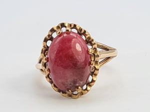 A8046: Vintage: (1970) Rare 9ct Gold cabochon Cut "Carbuncle" Red Agate Ring- FAB at 54!-