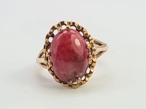 A8046: Vintage: (1970) Rare 9ct Gold cabochon Cut "Carbuncle" Red Agate Ring- FAB at 54!-