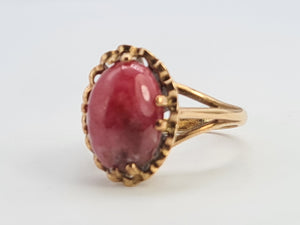 A8046: Vintage: (1970) Rare 9ct Gold cabochon Cut "Carbuncle" Red Agate Ring- FAB at 54!-