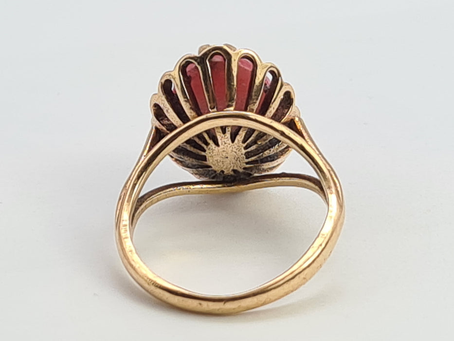 6120: Vintage: (1970) Rare 9ct Gold  "Carbuncle" Red Agate Ring- FAB at 55!