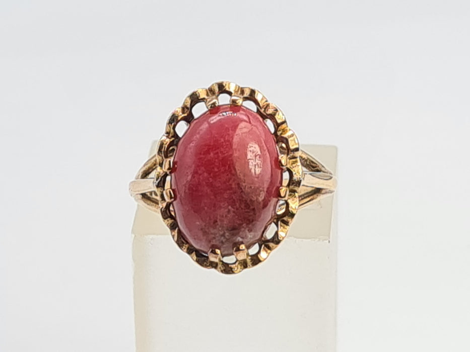 6120: Vintage: (1970) Rare 9ct Gold  "Carbuncle" Red Agate Ring- FAB at 55!
