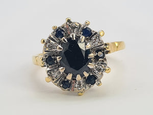 8029: Vintage 18ct Gold 7 Blue Sapphires 6 Diamonds Geometric Cluster Ring- sparkling statement