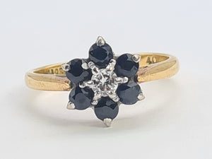 8032: Vintage: Petite 18ct Gold French Blue Sapphires Diamond Flower Head Ring- lovely