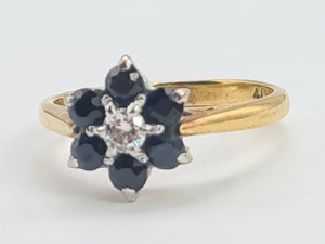 8032: Vintage: Petite 18ct Gold French Blue Sapphires Diamond Flower Head Ring- lovely