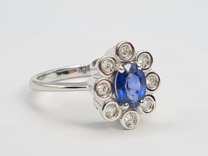 8096: Vintage Exceptional: 18ct White Gold Ceylon Blue Sapphire Diamonds Cocktail Ring- the presence of beauty