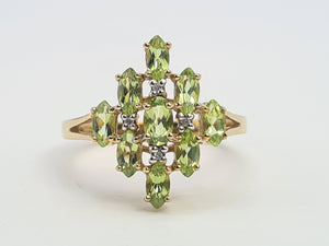 8116: Vintage: 9ct Gold Peridots Diamonds Cocktail Cluster Ring - geometric beauty