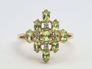 8116: Vintage: 9ct Gold Peridots Diamonds Cocktail Cluster Ring - geometric beauty