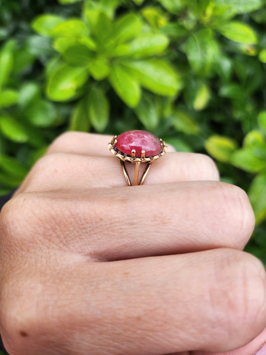 6120: Vintage: (1970) Rare 9ct Gold  "Carbuncle" Red Agate Ring- FAB at 55!