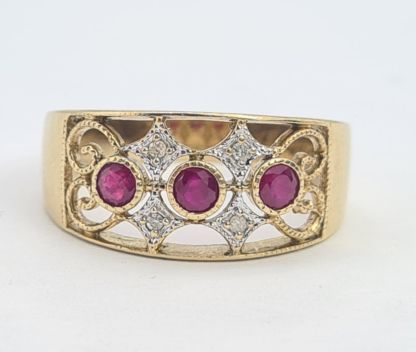 2920 Vintage: 9ct Yellow Gold Ruby & Diamond Openwork Ring