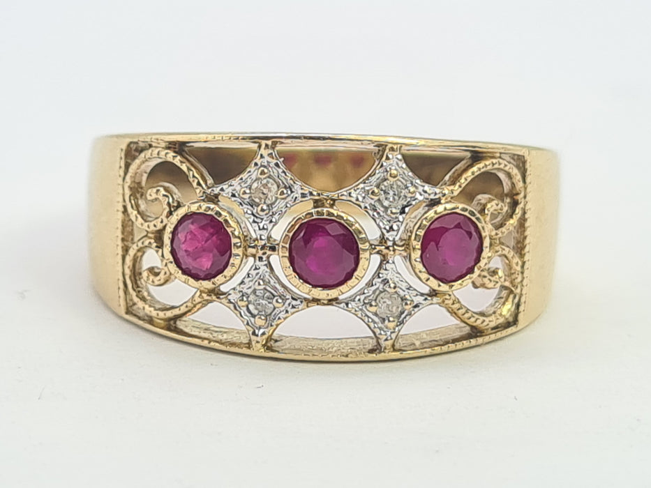 2920 Vintage: 9ct Yellow Gold Ruby & Diamond Openwork Ring